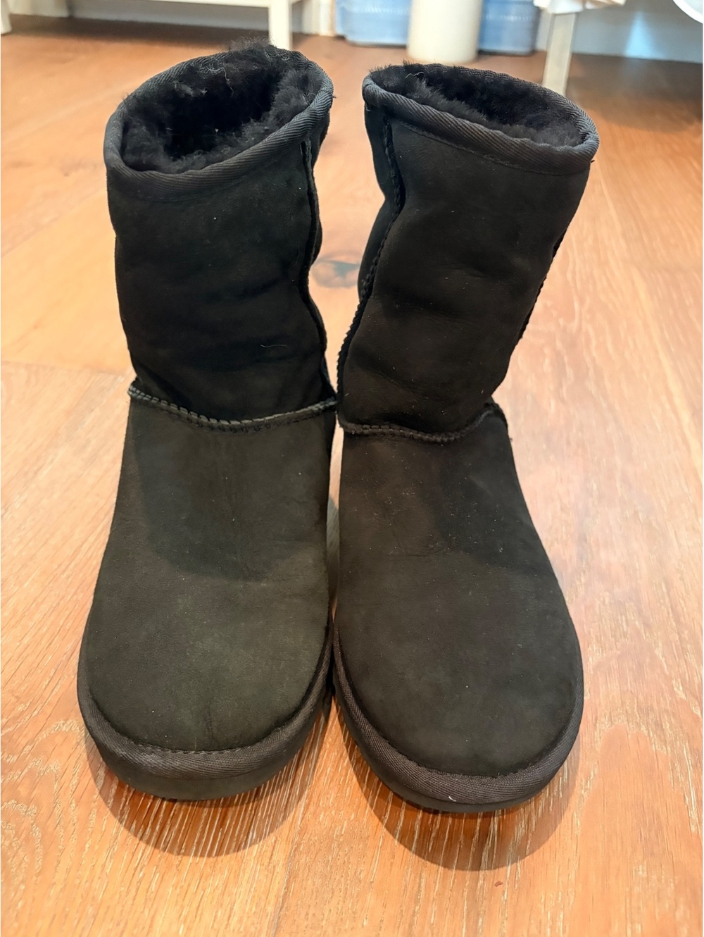 UGG Classic Short 5825 Black Boots Women US 6 / EU 37